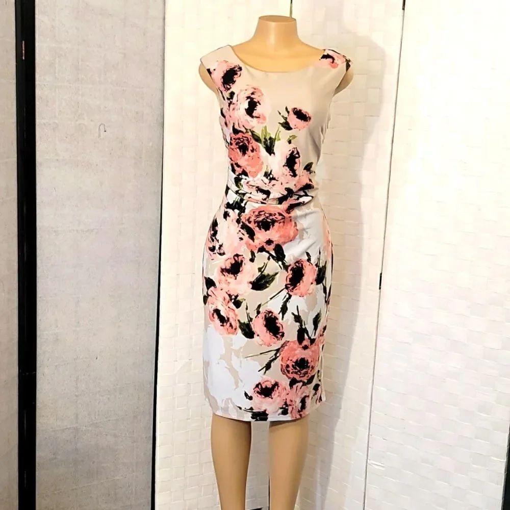 GLAMOUR WIDTH ROUND NECKLINE FLORAL EMBROIDERED SHEATHβDRESS
